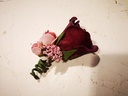Corsage Roos Burgundy pink roze CEM38 Maatwerk
