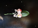 Corsage Simply Pink roze en blaadje Maatwerk