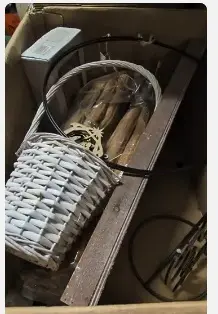 Restantenbox Bomvol natuurlijke materialen, maxi kaneel en ondergrond, frame ring enz Bekijk video voor inhoud 