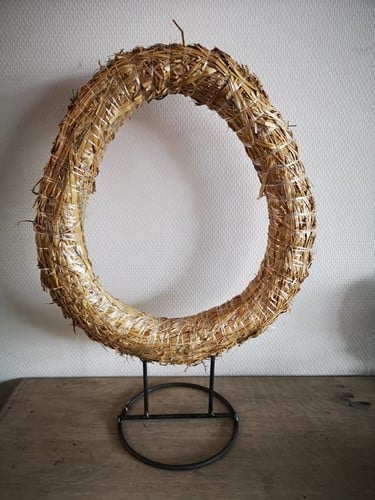 [A-024003] Eikrans Stro zonder standaard hoogte 32 cm