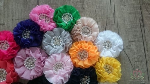 [A-010503] Corsage bloem met Strass diamantjes en Parels Zonder CLIP! - Wit 